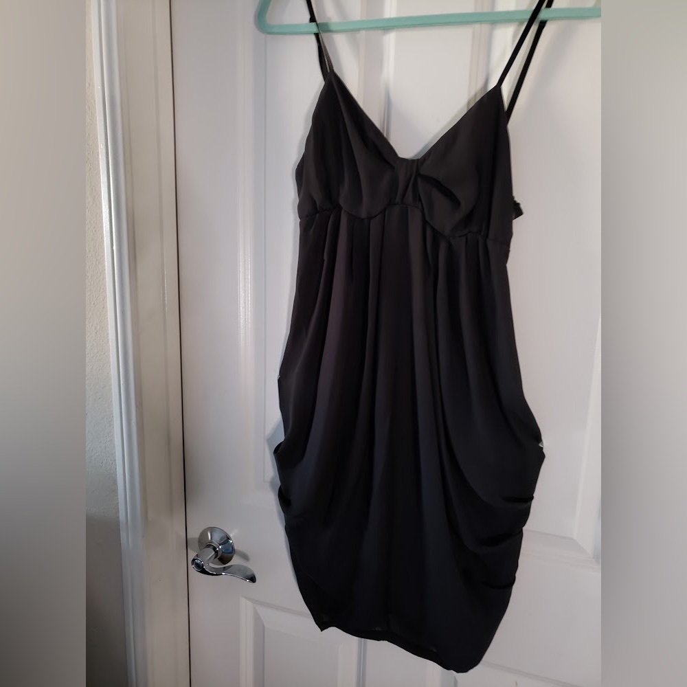 Moon Collection Women’s Black Cinched Mini Dress 🖤